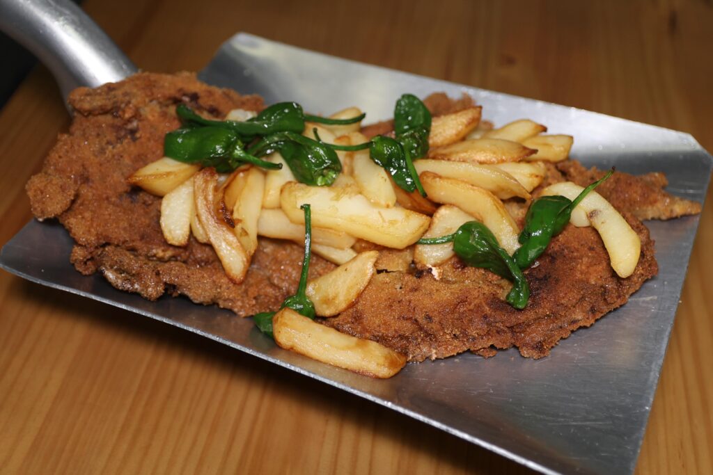 El Cachopo servido en pala.